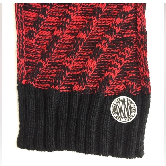 BNWT DNKY Donna Karan Red and Black Chunky Knit Scarf - Picture 4 of 5